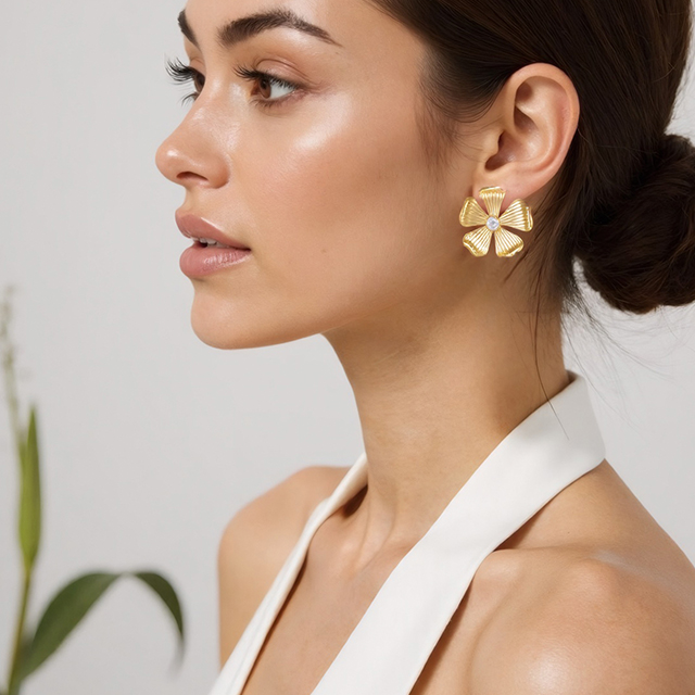European Style 14K Gold Plated Flower Shape Stainless Steel Jewelry with Imatation Pearl