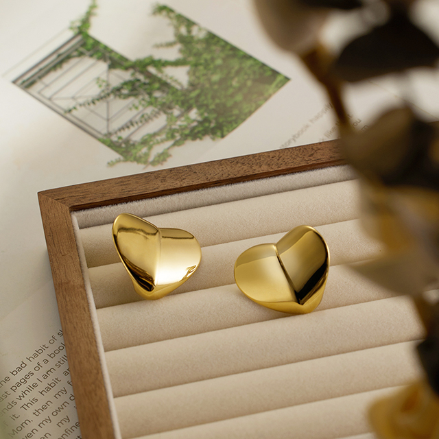 Simplist Metal Classic Gold Color Heart Stud Earring Stainless Steel Jewelry